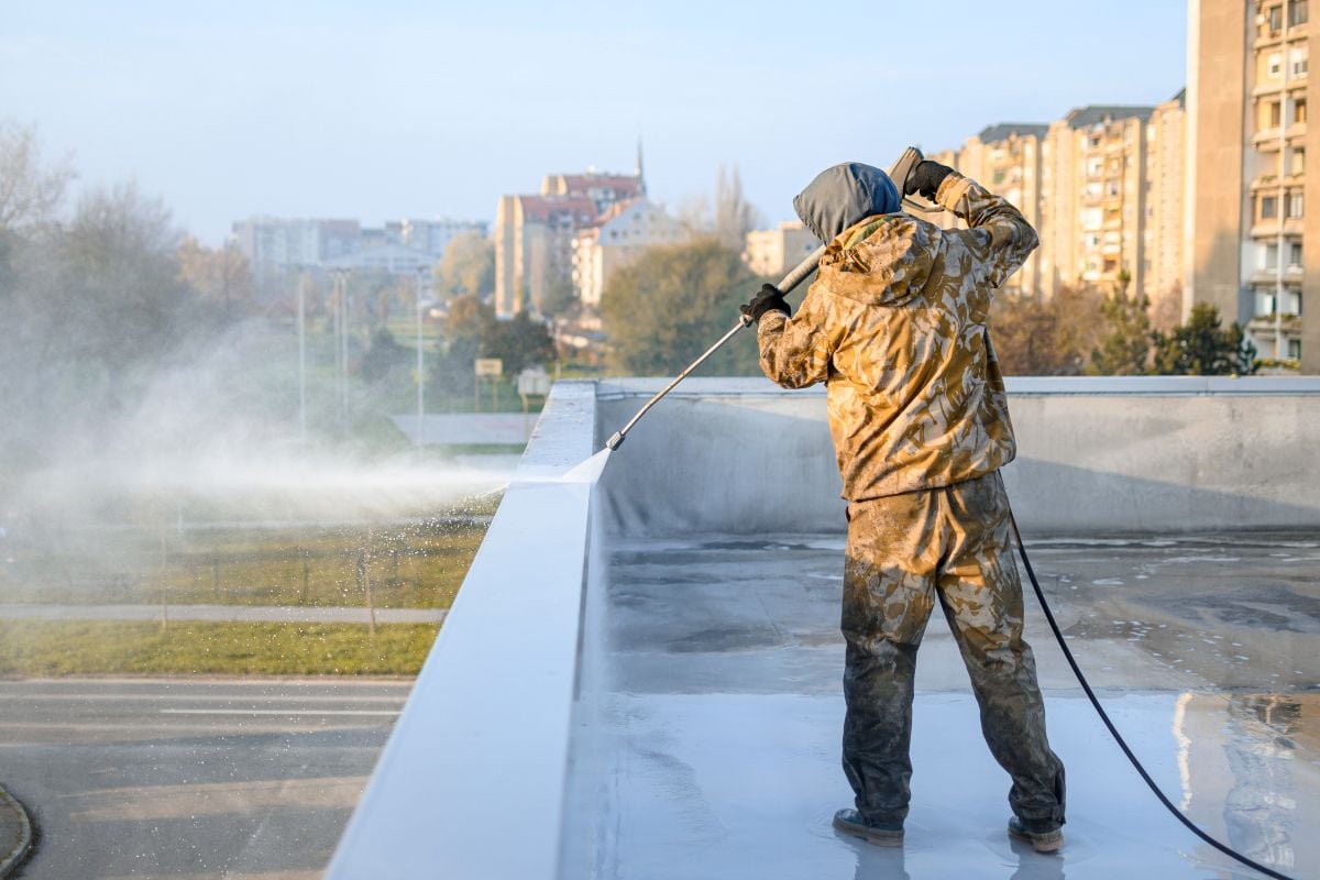 commercial roof cleaning flat roof hose water